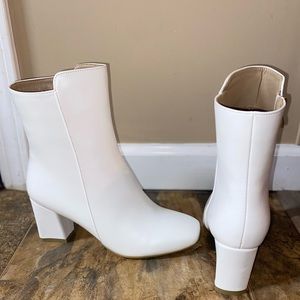 IDIFU White Block Heel Boots